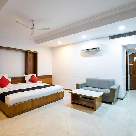 Collection O 49275 Hotel Suman City Gandhinagar Bagian luar foto