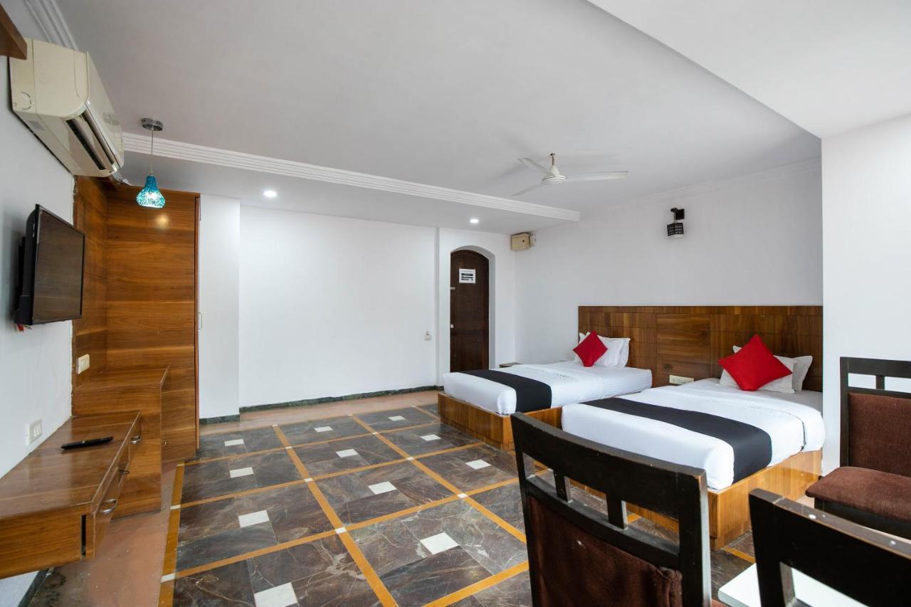 Collection O 49275 Hotel Suman City Gandhinagar Bagian luar foto