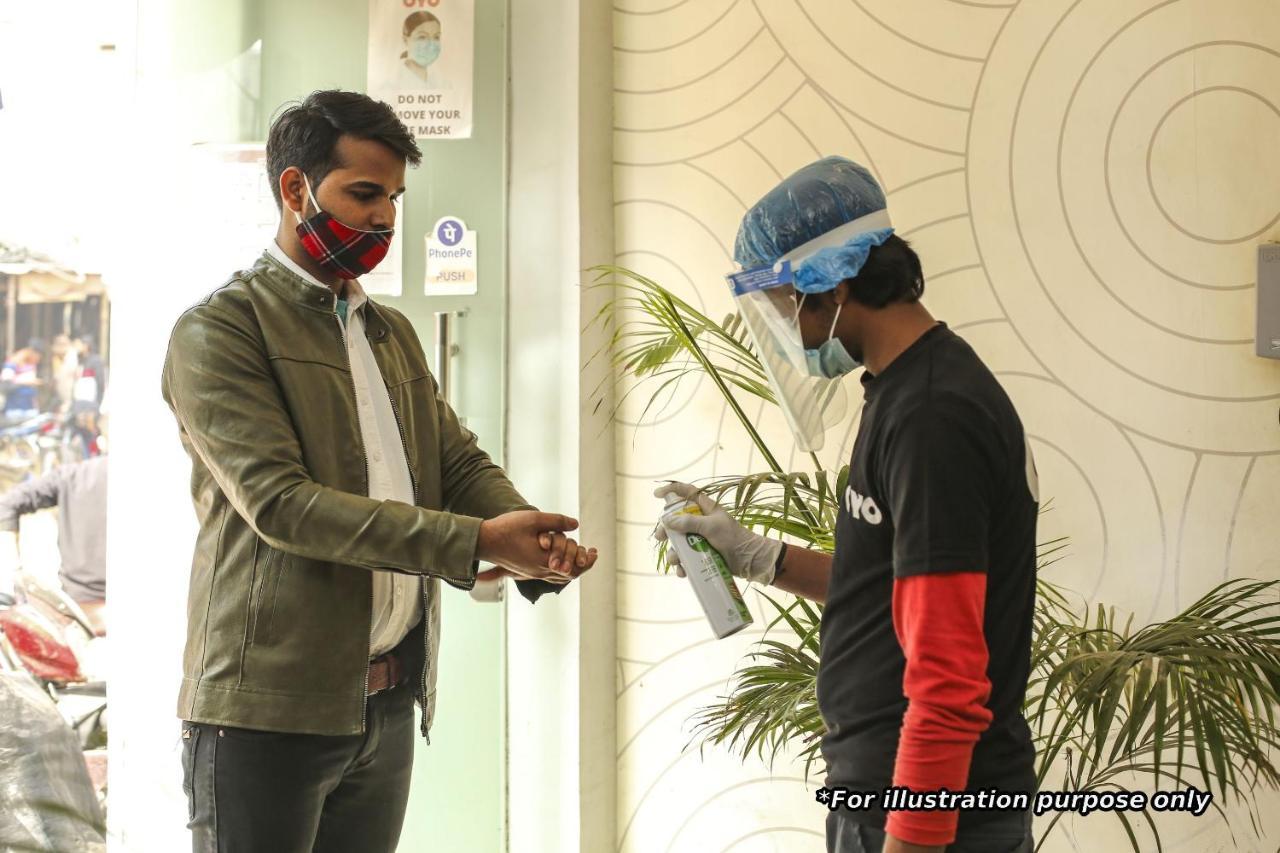 Collection O 49275 Hotel Suman City Gandhinagar Bagian luar foto